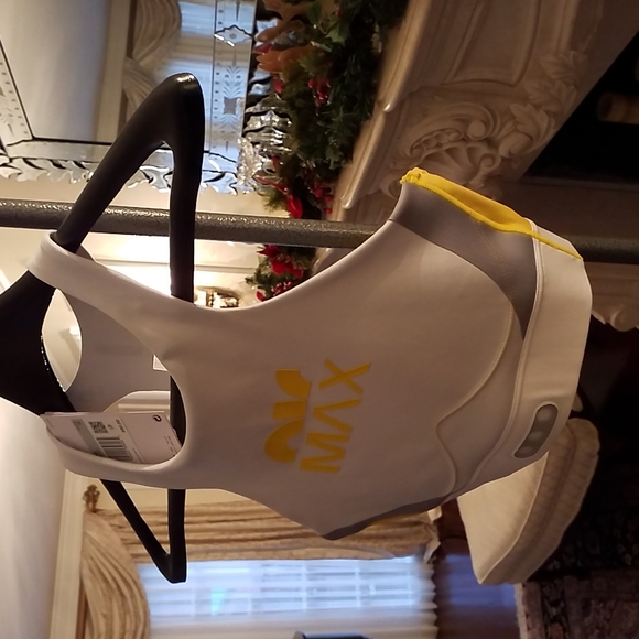 NIKE MAX Dri-FIT  RETRO Swoosh Air Max Sports Bra. $80 New with tags! - Picture 13 of 16